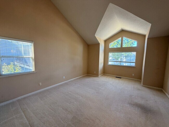 Building Photo - Beautiful Spacious Two Story Home in Pleasanton!
