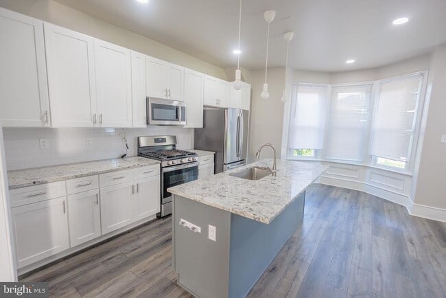 Building Photo - 34 Delsea Dr S