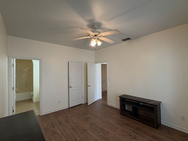 Building Photo - 14901 Windward Dr