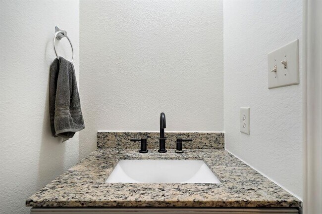 Building Photo - 28915 Crested Butte Dr