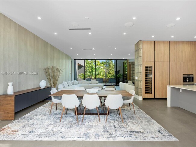 Building Photo - 871 NE 83rd St