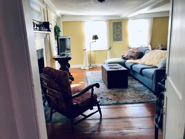 Building Photo - 101 Boston Rd