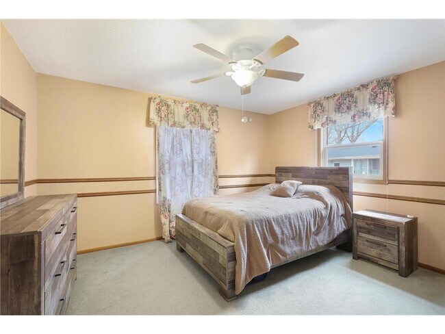 Building Photo - 11333 Welcome Ave N