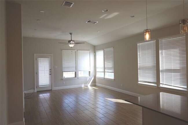 Building Photo - 169 Isabella Wy