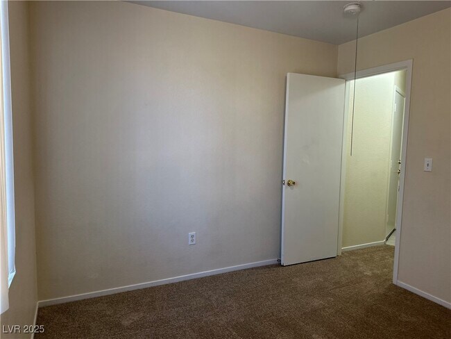 Building Photo - 632 Carlos Julio Ave