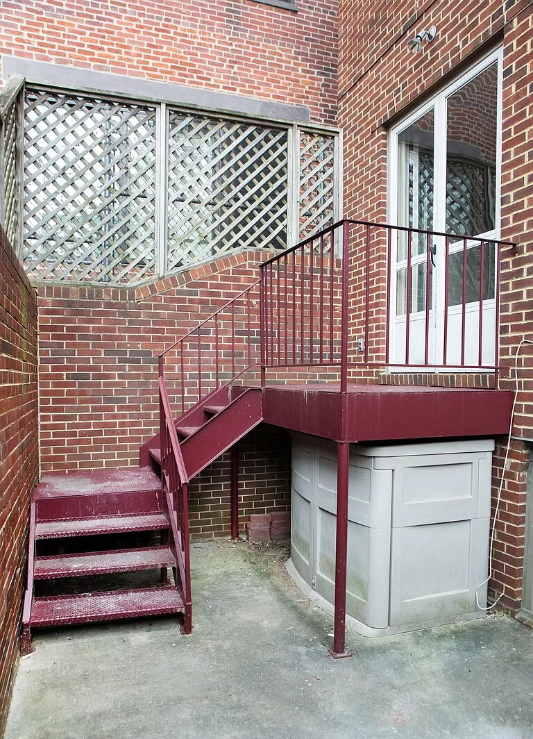Patio 1 - 1625 Q St NW