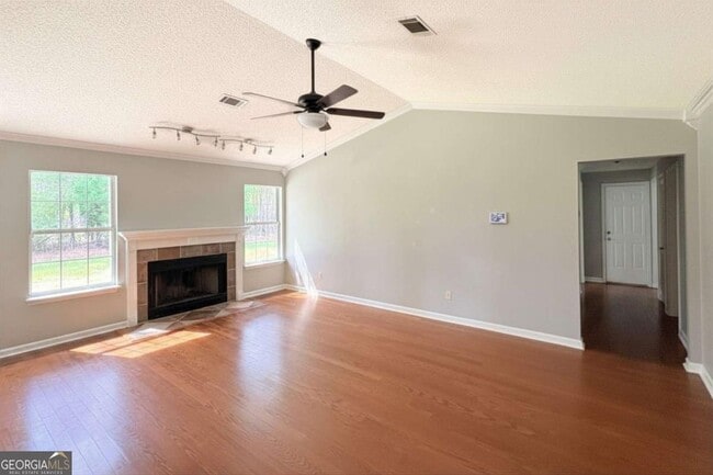 Building Photo - 236 Woodbridge Rd