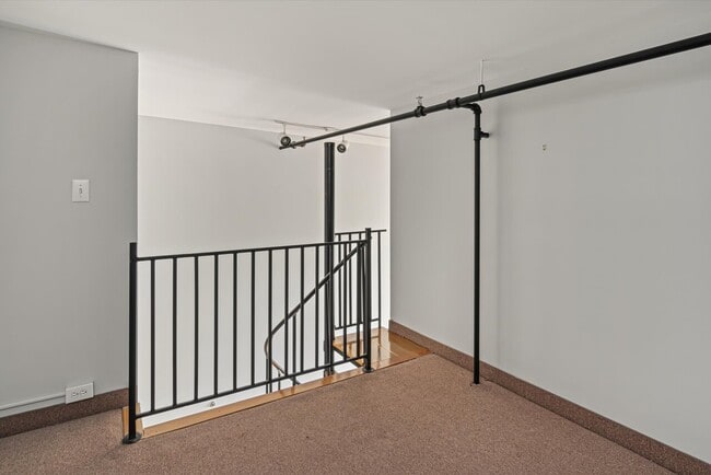 Building Photo - 101 N Chestnut St Apt 3
