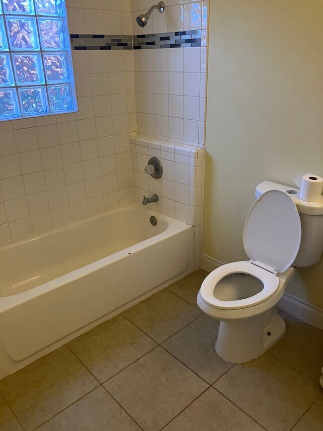 Building Photo - 242-246 N 2nd Ave