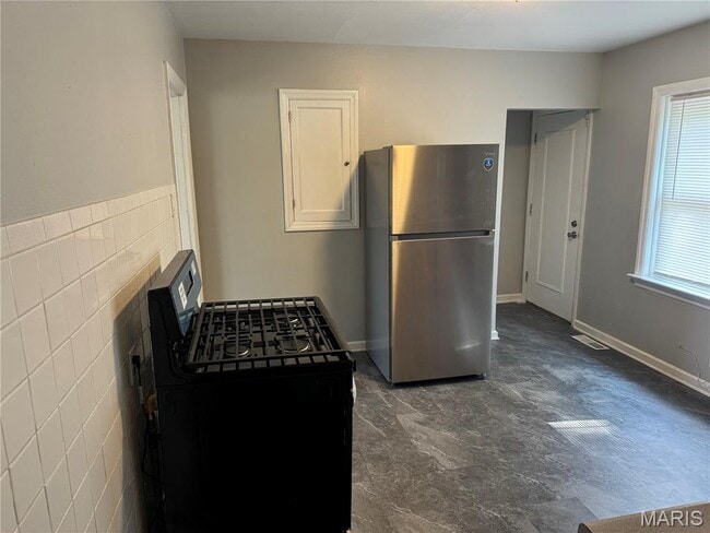 Building Photo - 840 Pershall Rd