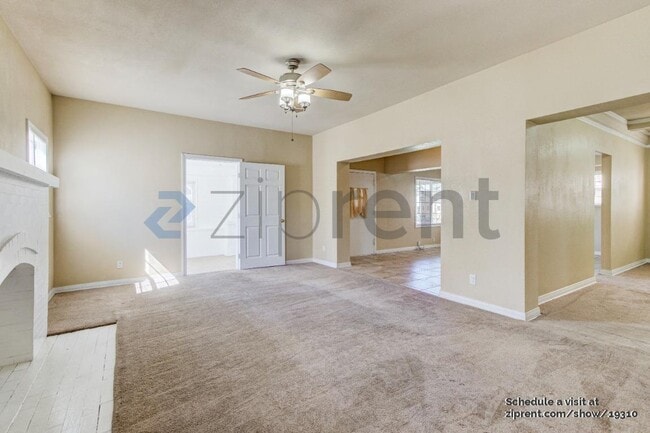 Building Photo - 4062 S Budlong Ave