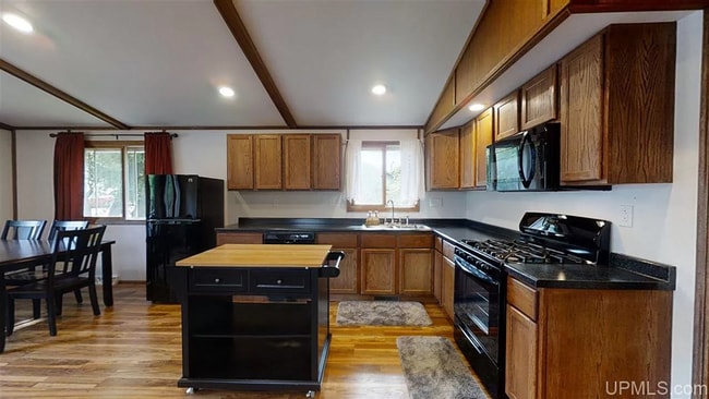 Building Photo - 1306 Garden St