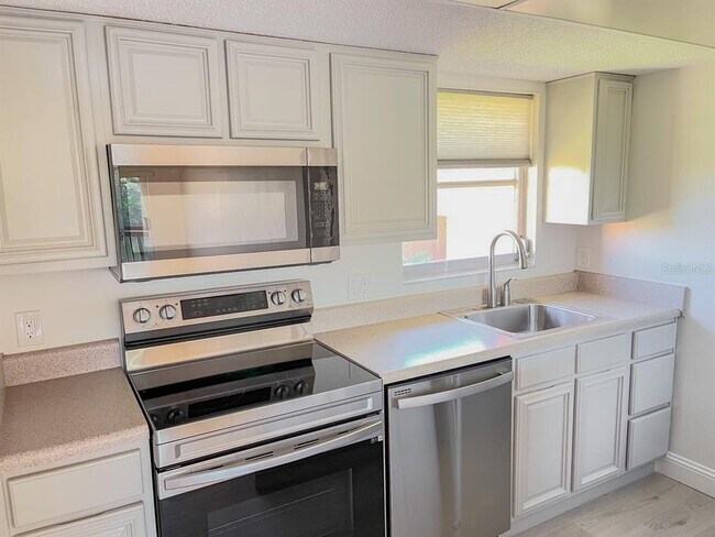 Building Photo - 1355 Rock Dove Ct