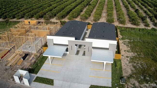 Building Photo - 1313 N Aryana Ave