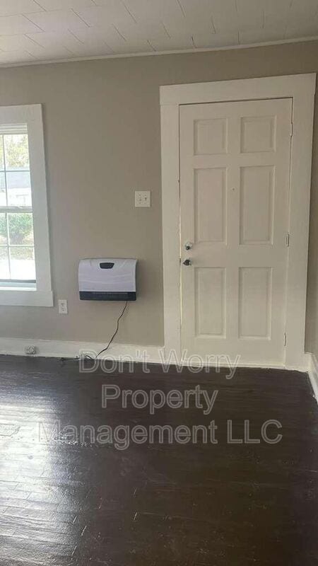 Building Photo - 404 Carroll St