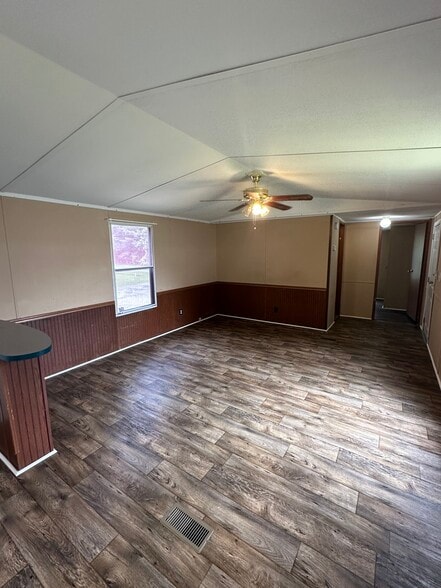 Building Photo - 118 Wild Forest Ln