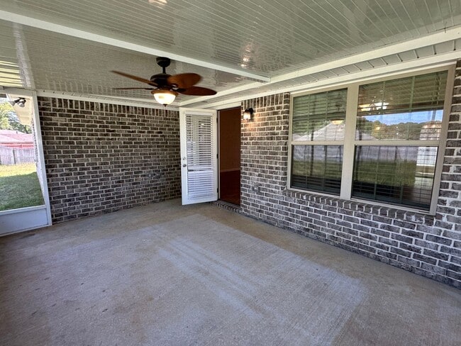 Building Photo - Prattville Home with Garage!