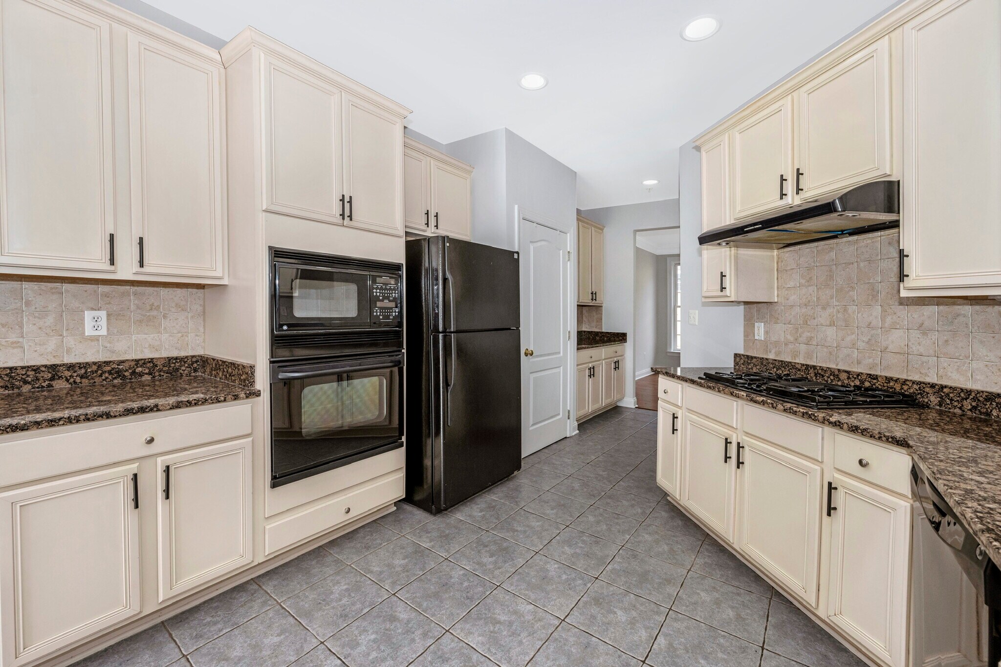 Kitchen - 22130 Fair Garden Ln