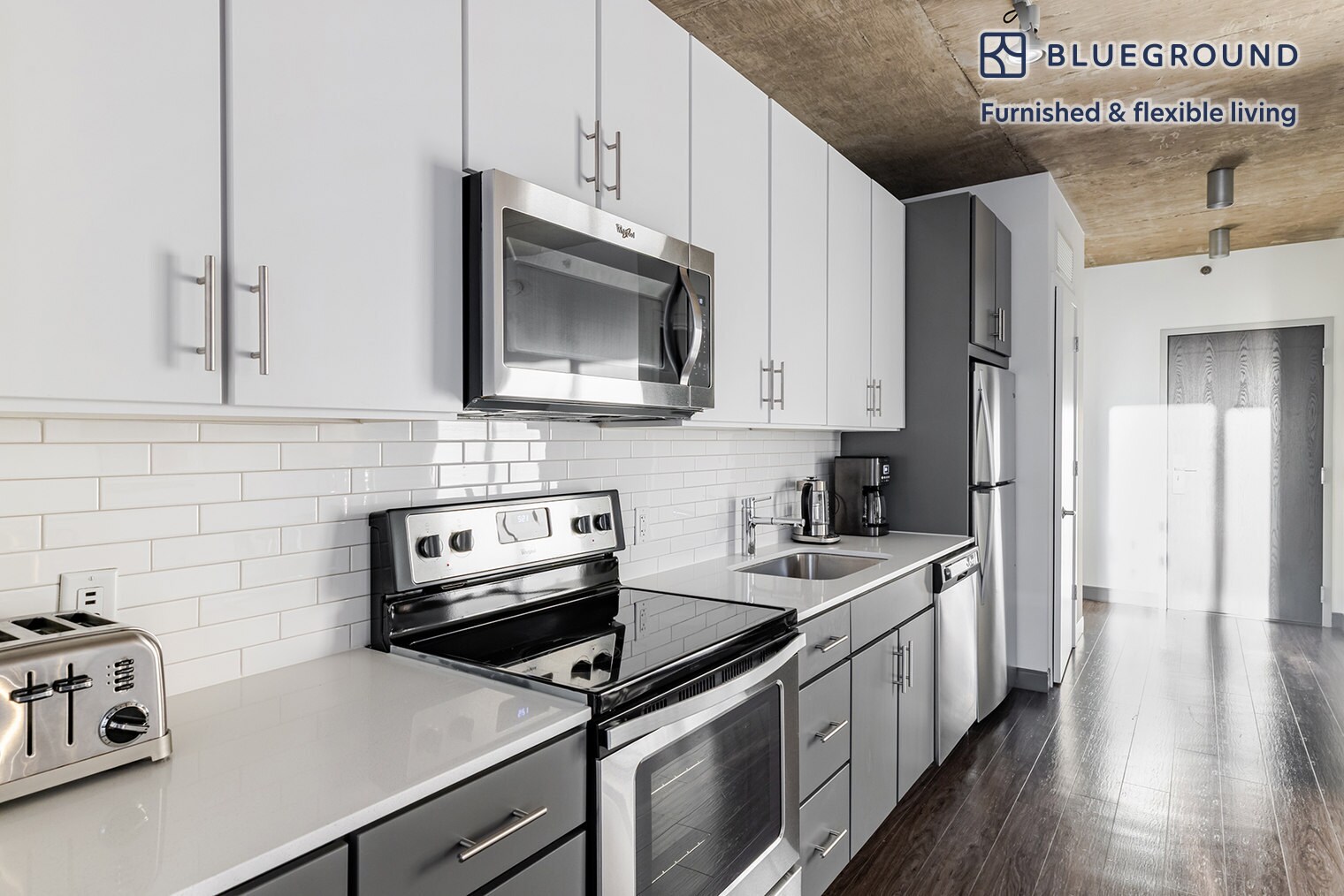 Building Photo - 215 W Lake St