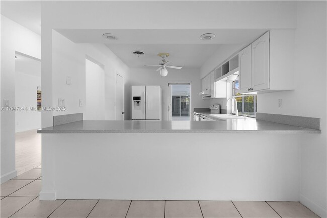 Building Photo - 13790 SW 80th Ave