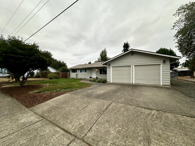 Primary Photo - 4346 Mahrt Ave SE