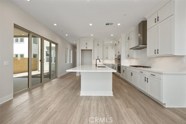 Building Photo - 9355 Astor