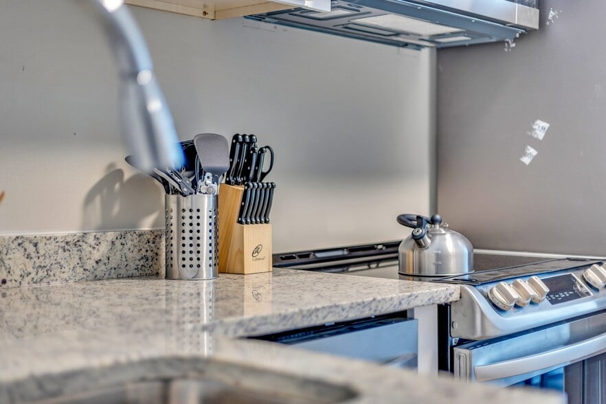 Building Photo - 1329 Walker Ave