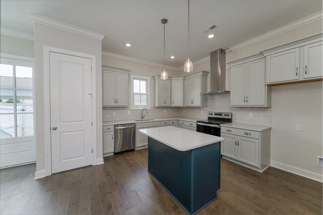 Building Photo - Luxury living in The Providence Village!