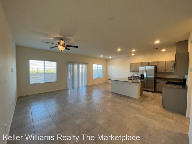 Building Photo - 4 br, 3 bath House - 428 Larksong Ave