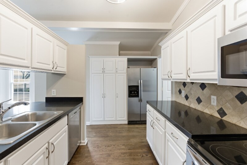 Building Photo - 3017 Casa Dr