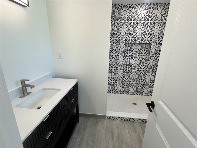 Building Photo - 4500 Kings Lake Dr