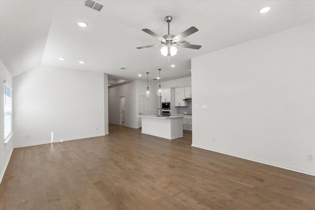 Building Photo - 1425 Cole Ests Dr
