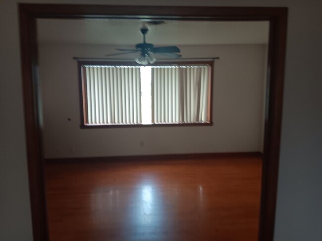 Building Photo - 3702 Cedar Rapids Pkwy