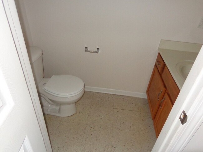 Building Photo - 1202 ASHRIDGE DRIVE