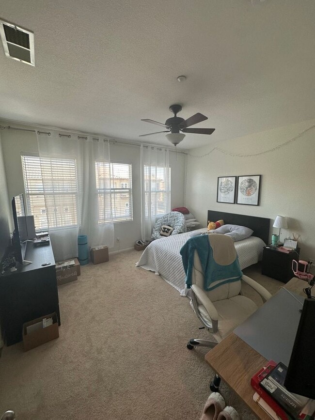 Building Photo - Stunning 3-Bedroom, 2.5-Bath Townhome in the Heart of Torrey Highlands – A Must-See!