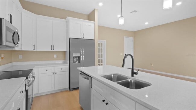 Building Photo - 13639 Begonia Cir