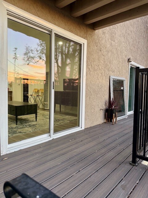 Building Photo - 3942 Manzanita Dr