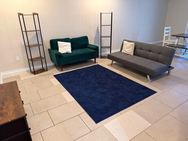 Building Photo - 7917 Elka Lp