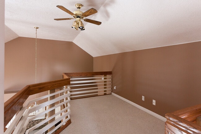 Building Photo - Pet-friendly home in downtown Hurricane