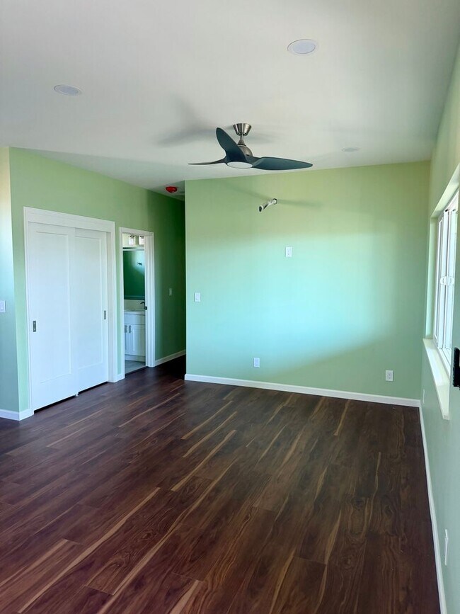 Building Photo - 1276 S Nahale Pl