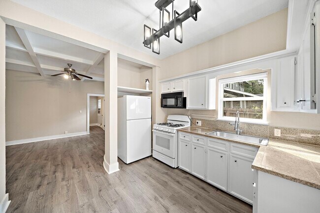 Building Photo - 4618 McKinney St