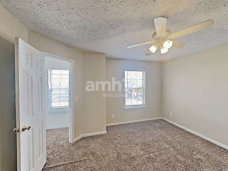 Building Photo - 329 Westminster Dr