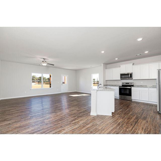 Building Photo - 563 Meadows Farm Dr