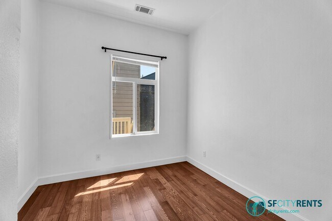 Building Photo - Bernal/St Mary's: Rare Remodeled Cottage w/ Washer/Dryer, Patio & Storage