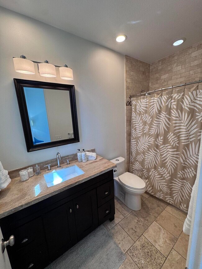 Building Photo - 102 Cll Los Hibiscos