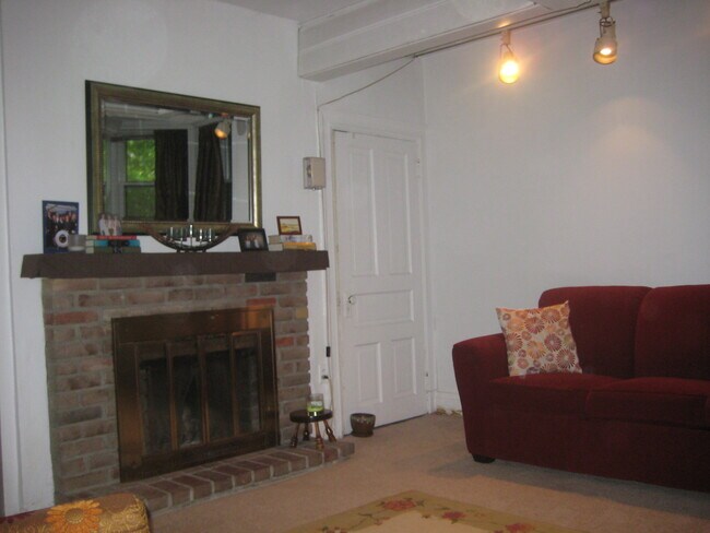 Building Photo - 5740 Elmer St