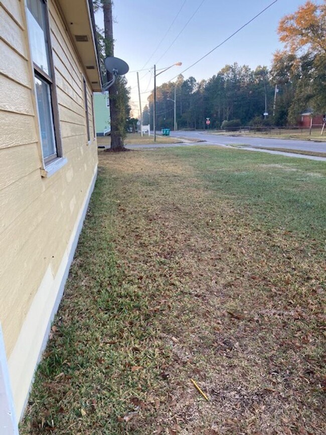 Building Photo - Gulfport 3 Bedroom