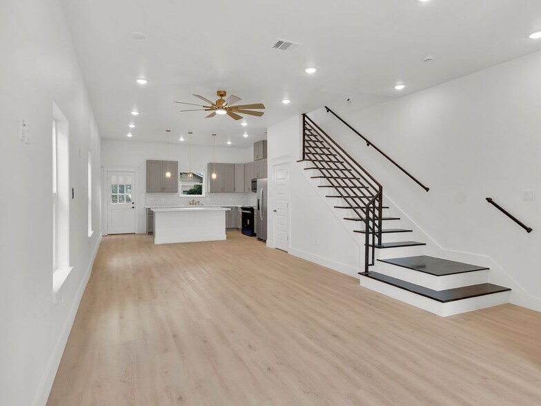 Building Photo - 1311 E 33rd St