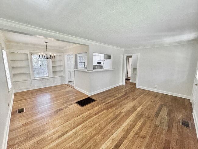 Building Photo - 163 S Fenwick Rd