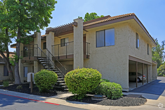 Building Photo - Fox Hollow Apartments